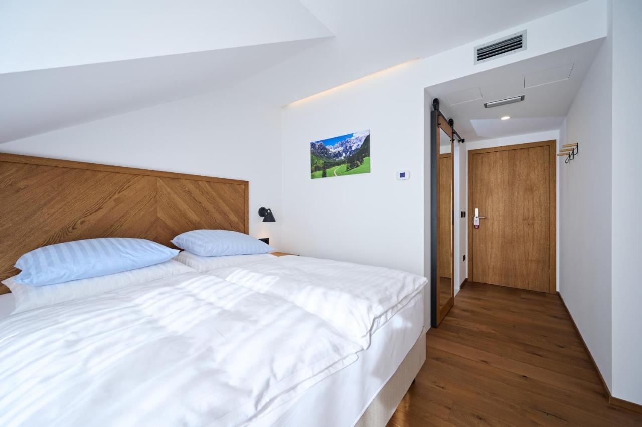Hotel Hisa Ancka, Sencur - 3 Min To The Airport Zewnętrze zdjęcie