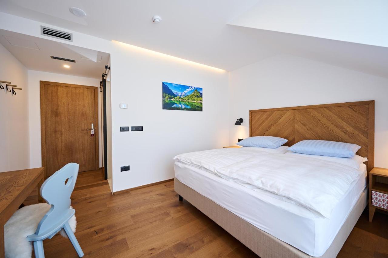 Hotel Hisa Ancka, Sencur - 3 Min To The Airport Zewnętrze zdjęcie