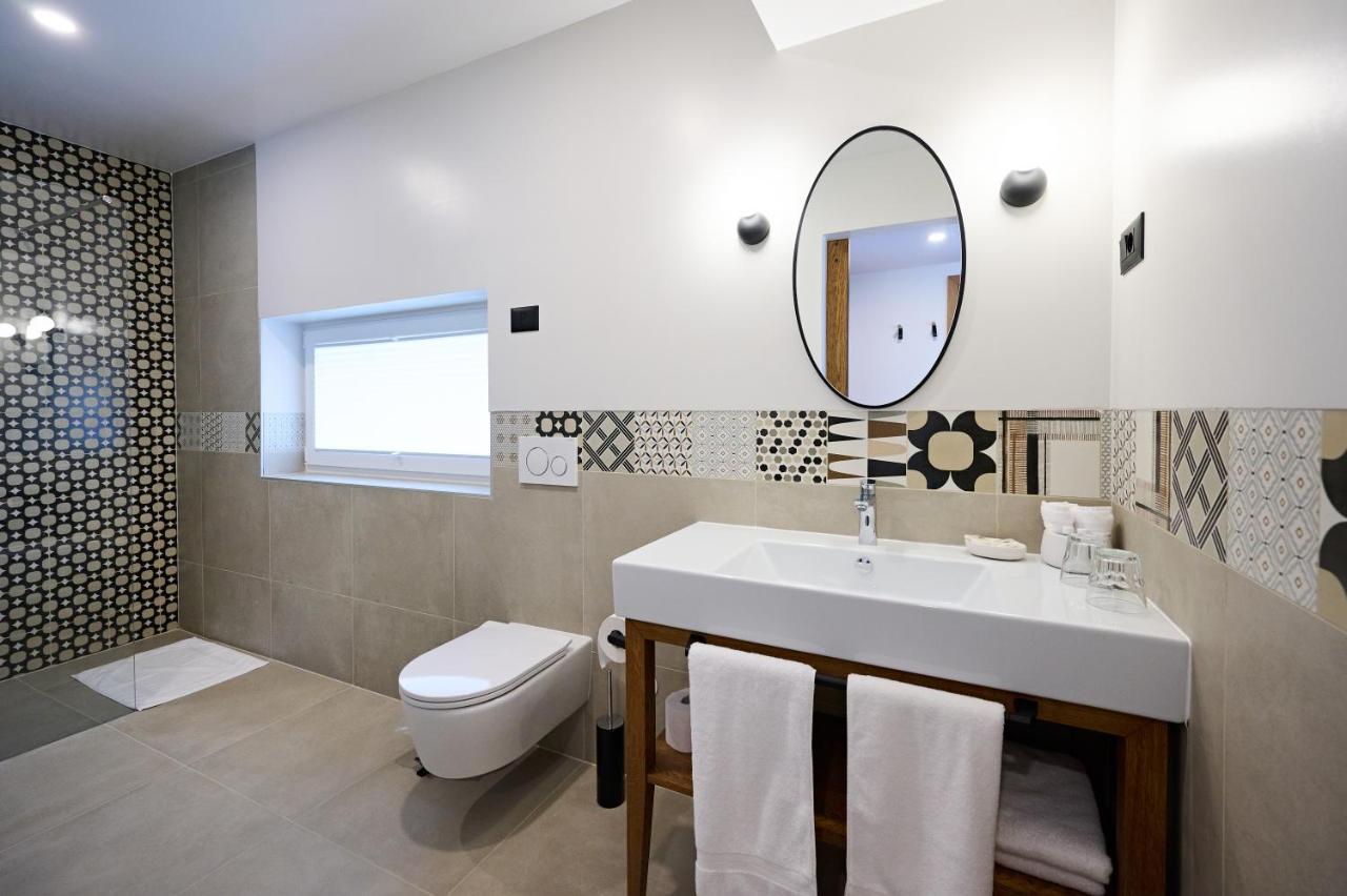 Hotel Hisa Ancka, Sencur - 3 Min To The Airport Zewnętrze zdjęcie