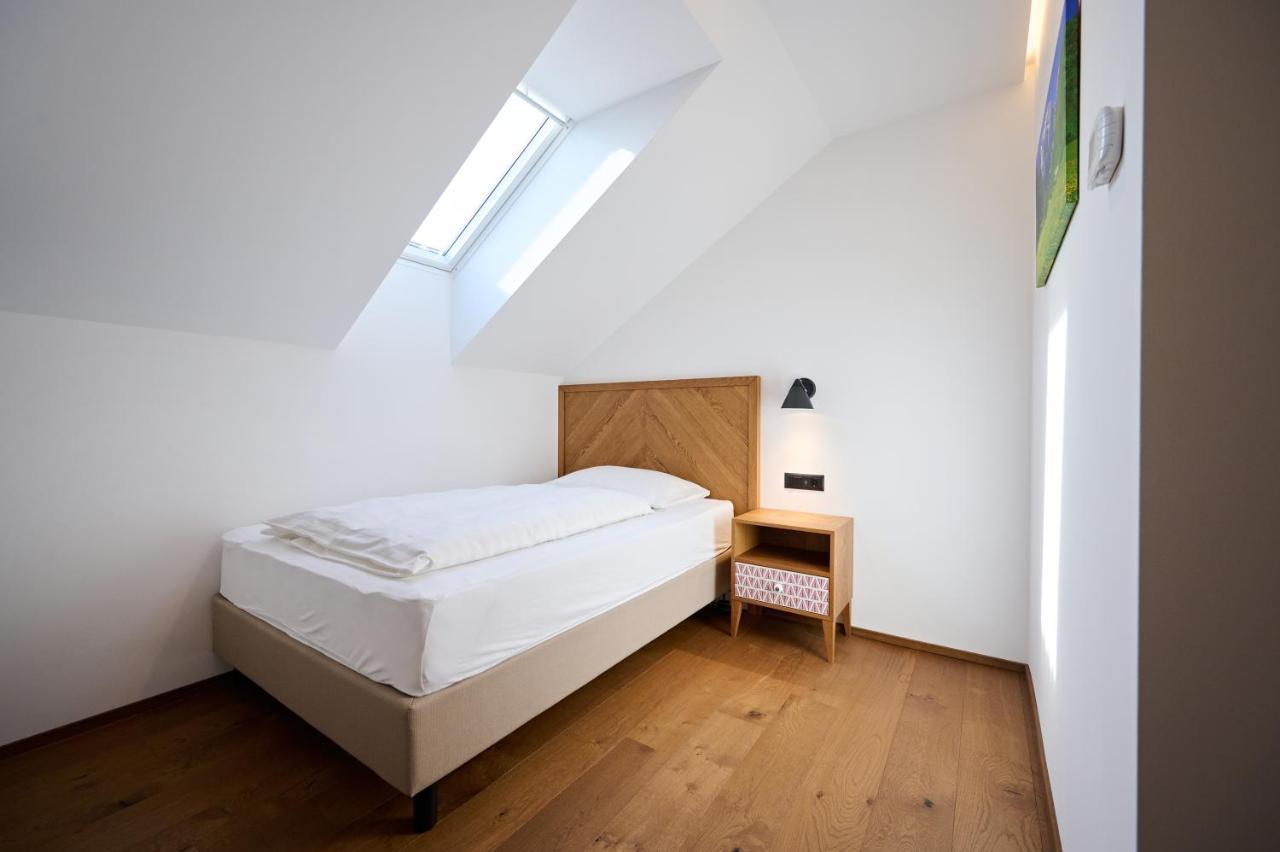 Hotel Hisa Ancka, Sencur - 3 Min To The Airport Zewnętrze zdjęcie