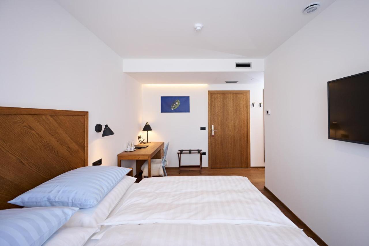 Hotel Hisa Ancka, Sencur - 3 Min To The Airport Zewnętrze zdjęcie