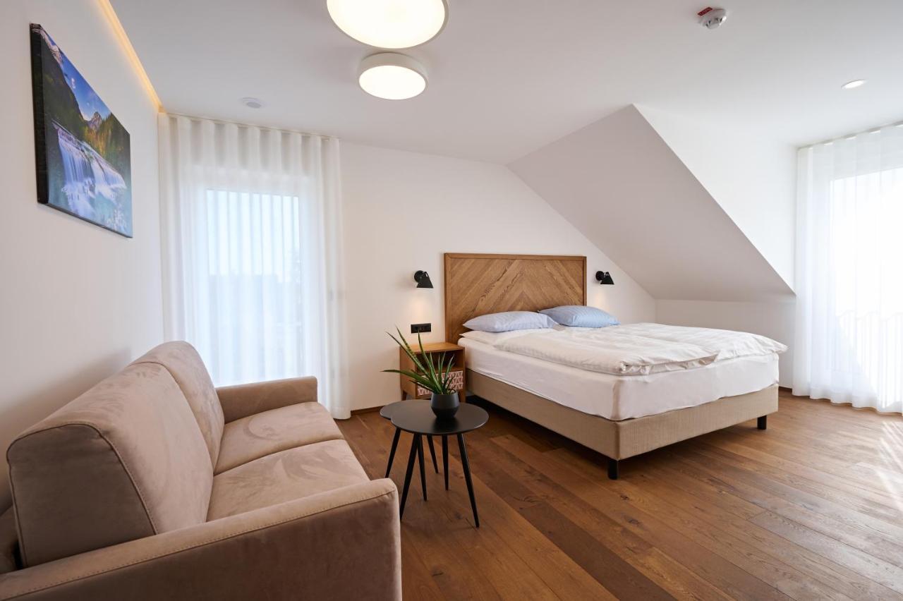 Hotel Hisa Ancka, Sencur - 3 Min To The Airport Zewnętrze zdjęcie